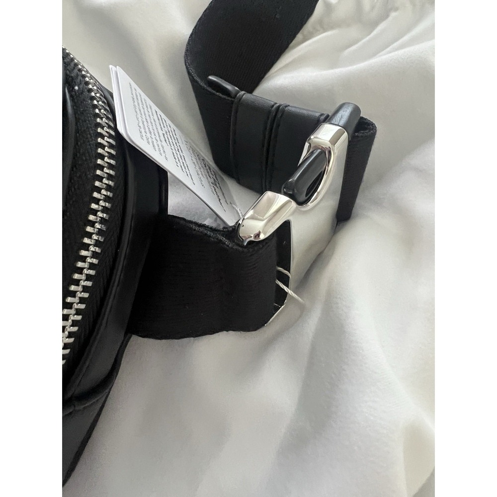 Lululemon Everywhere Belt Bag Cactus Leather Alternative 1L Black/silver - Picture 8 of 13